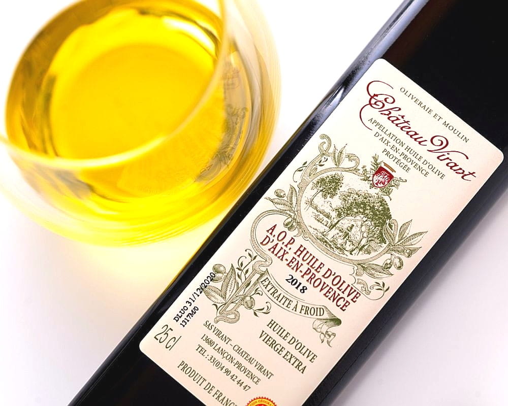 Francuska oliwa z oliwek extra virgin AOP - Château Virant.  Bardzo niska kwasowość, szlachetne aromaty świeżej trawy, liści, zielonego jabłka i migdałów.