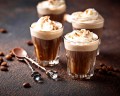 Caférine Mocha użyjemy  do kremów (tory, bezy, eklerki, tiramisu), ganache, lodów, musów, czekolady, panna cotty, ciast, biszkoptów, napojów typu mocha. Dla pastry chefów, chocolatierów i szefów kuchni.